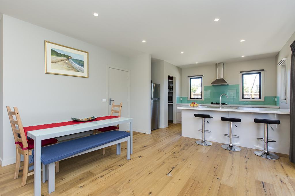 Silversands Beach Cottage Mount Martha Room photo