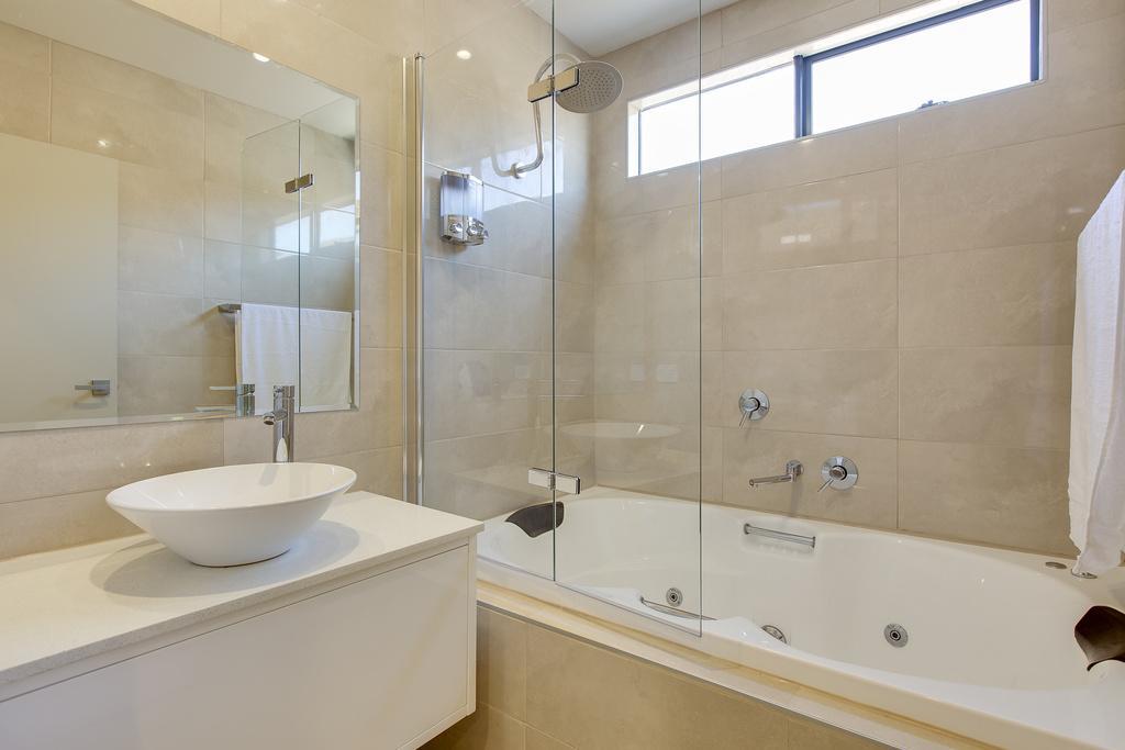 Silversands Beach Cottage Mount Martha Room photo
